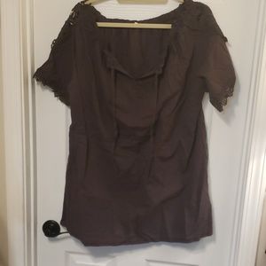 Size 4x brown laced shoulder and cuff blouse.